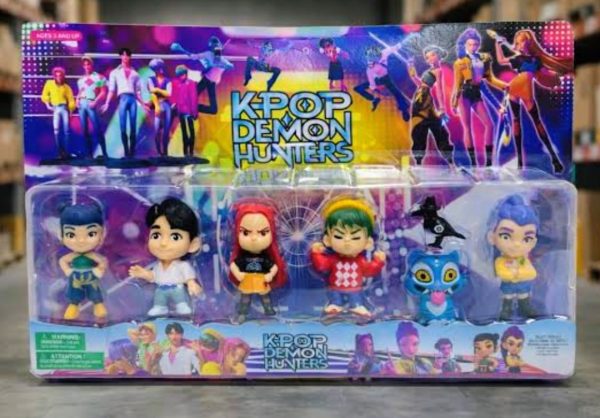 Screenshot_20260507_123311_Google~2 K-POP Demon Hunters 7-Piece Mini Figure Set